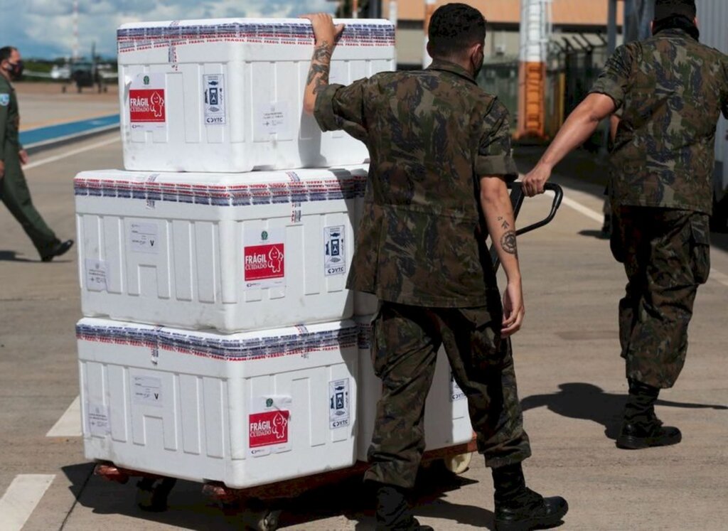 Ministério da Saúde envia mais de 300 mil doses de vacina contra Covid-19 para SC