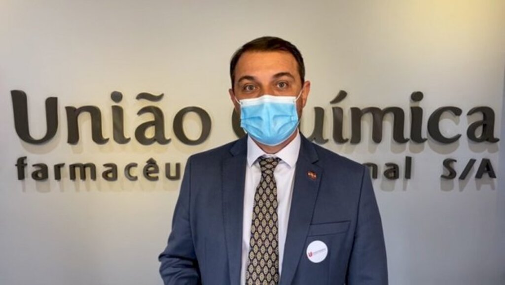 Governador visita as instalações da farmacêutica responsável pela produção da vacina Sputnik no Brasil