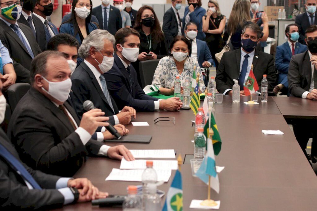 Santa Catarina recebe 126 mil doses da vacina contra Covid-19 nesta segunda-feira