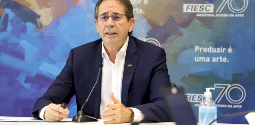 Indústria puxa retomada em 2020, mas reformas e controle fiscal condicionam crescimento em 2021