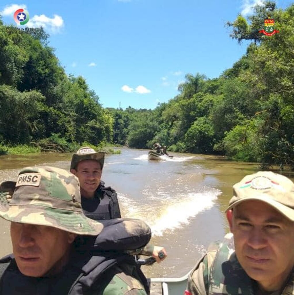 Polícia Militar Ambiental realiza fiscalização no rio Canoinhas