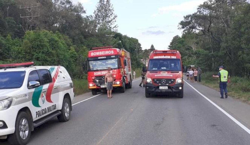 Homem morre após ser atropelado por carro na SC-303, em Três Barras