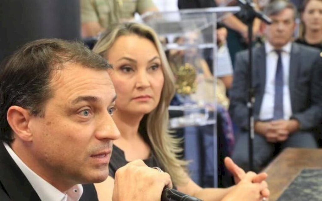 Aberto prazo para formar comissão do segundo pedido de impeachment