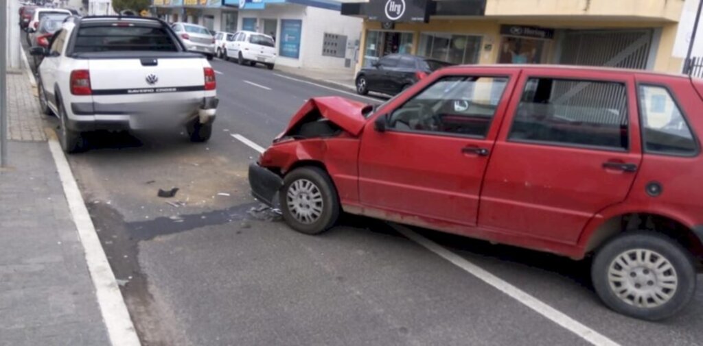 Jovem fica inconsciente em acidente no bairro Alto de Mafra