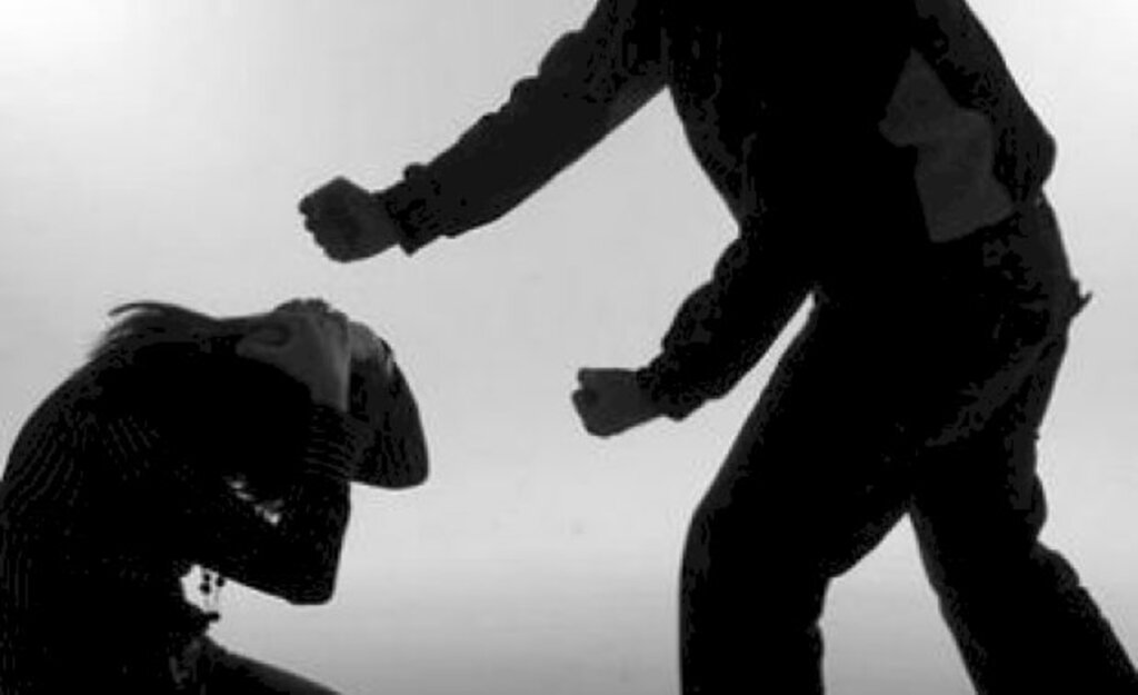 Homem é preso por tentativa de feminicídio contra a própria mãe