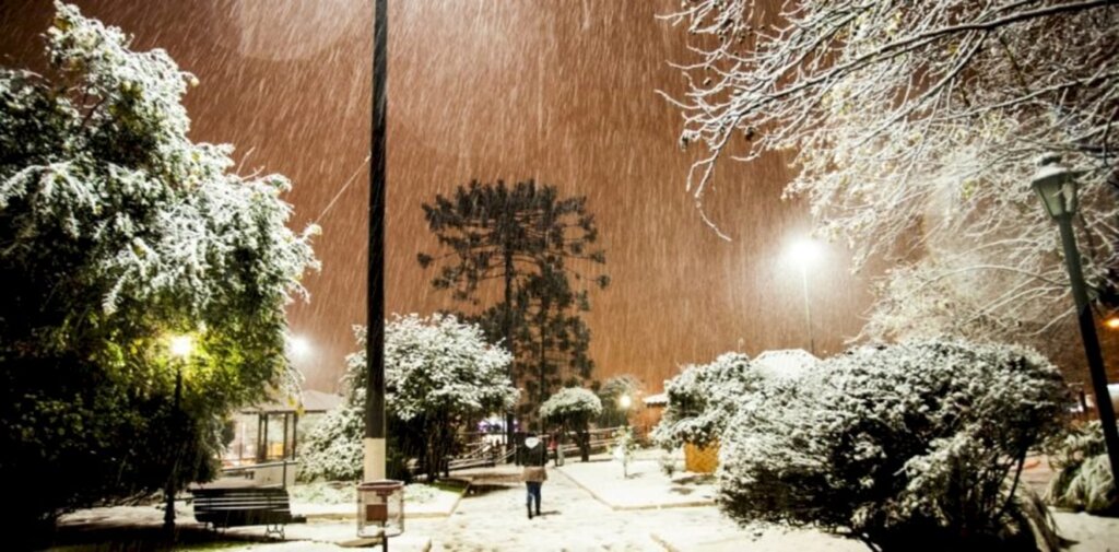 Planalto Norte tem 80% de chance de ver neve nesta sexta-feira, diz Ciram/Epagri