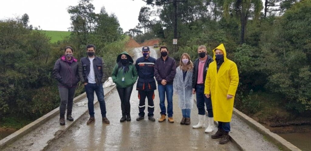  - Equipe que trabalhou no local do acidente/Divulgação