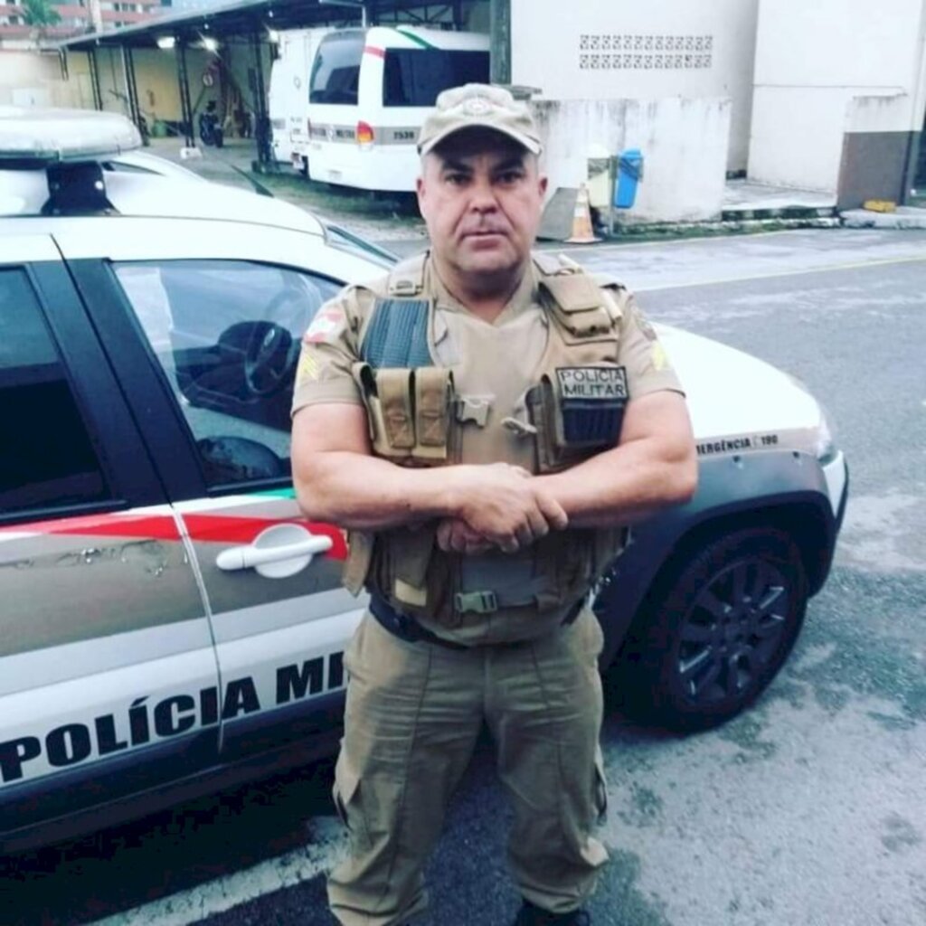 Sargento da PM salva três vizinhos de incêndio em Penha