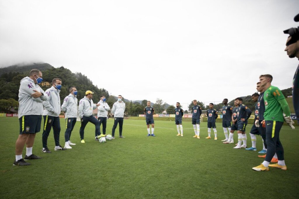 Seleção Sub-20 faz primeiro treino na Granja Comary