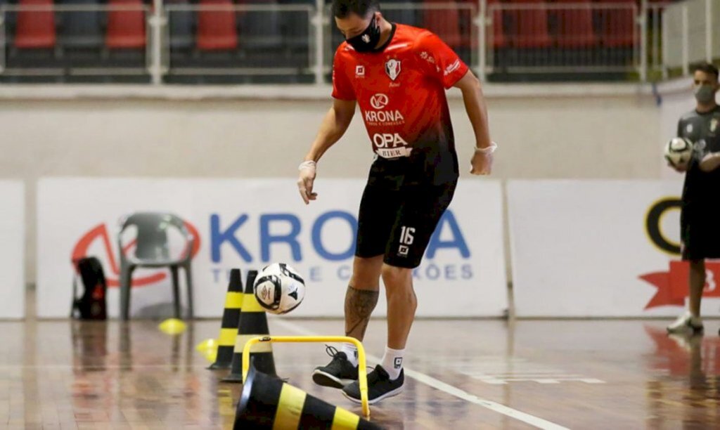 De volta aos treinos, times aguardam início da Liga Nacional de Futsal