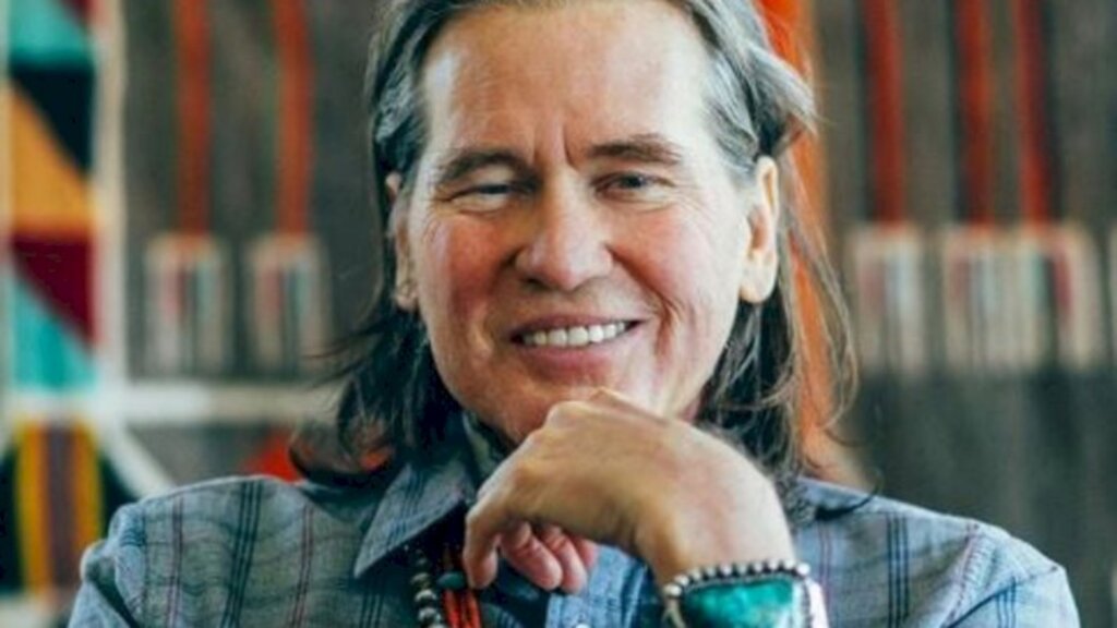 Val Kilmer fala pela primeira vez em quatro anos