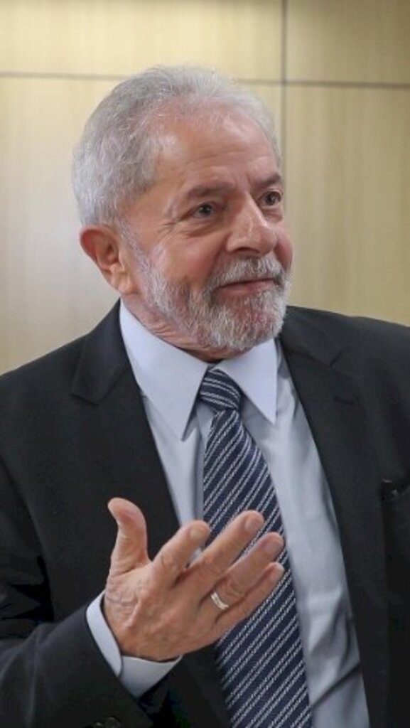 Lula passa à frente na disputa presidencial