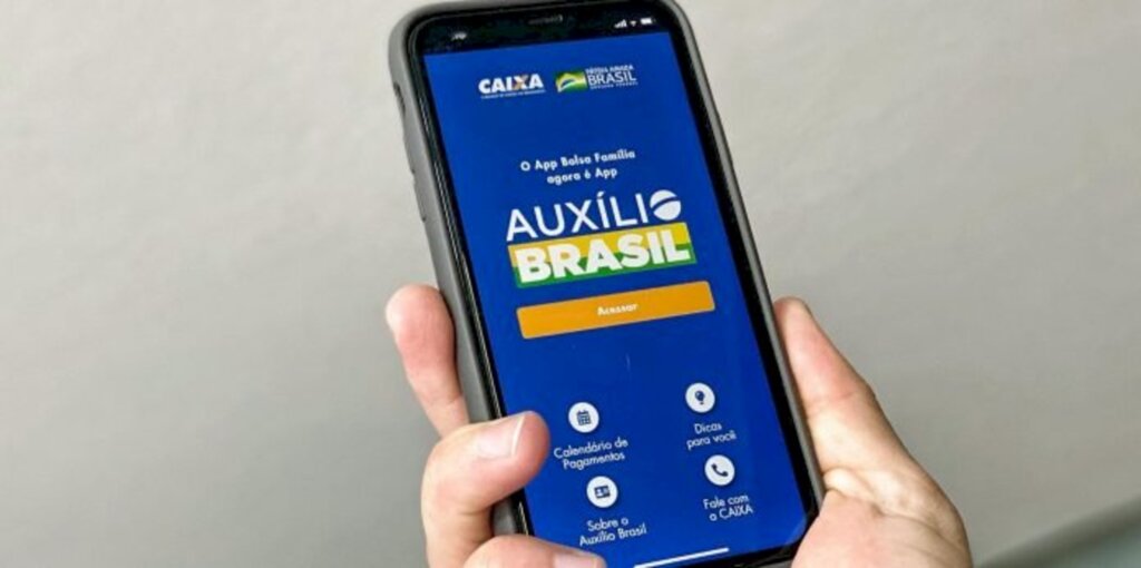 Governo federal antecipa pagamento das parcelas de outubro do Auxílio Brasil