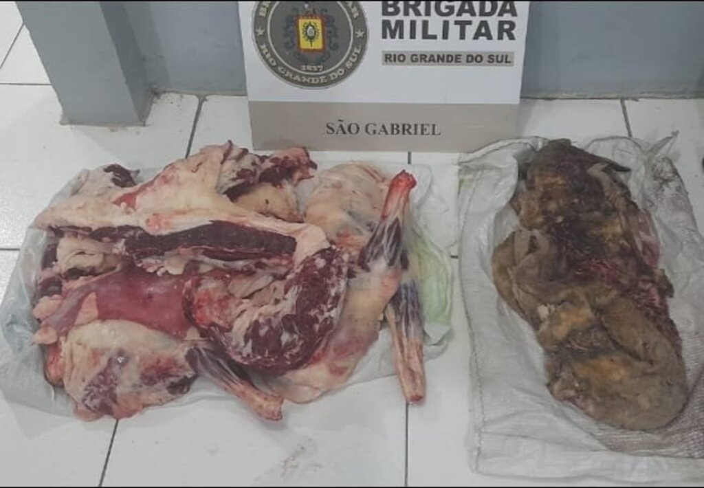 Polícia apreende 140 kg de carne sem procedência