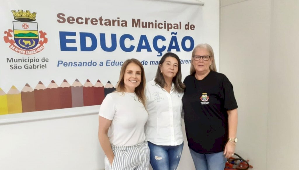 Vereadora de Pedras Altas enaltece educação pública de São Gabriel