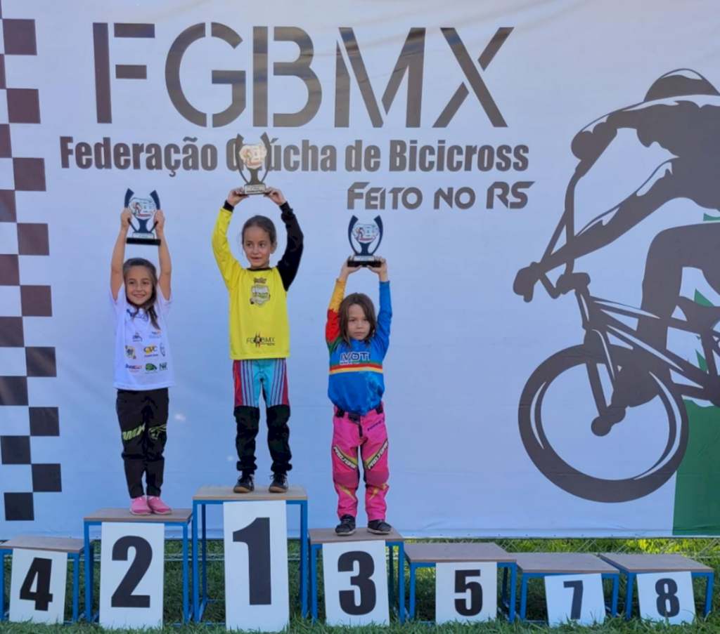 Escolinha de Bicicross tem vencedora em Sapiranga
