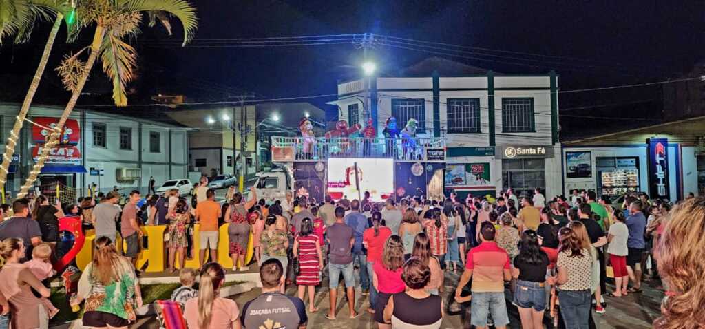 “NATAL DA MAGIA” É REALIZADA NA PRAÇA PIO XII