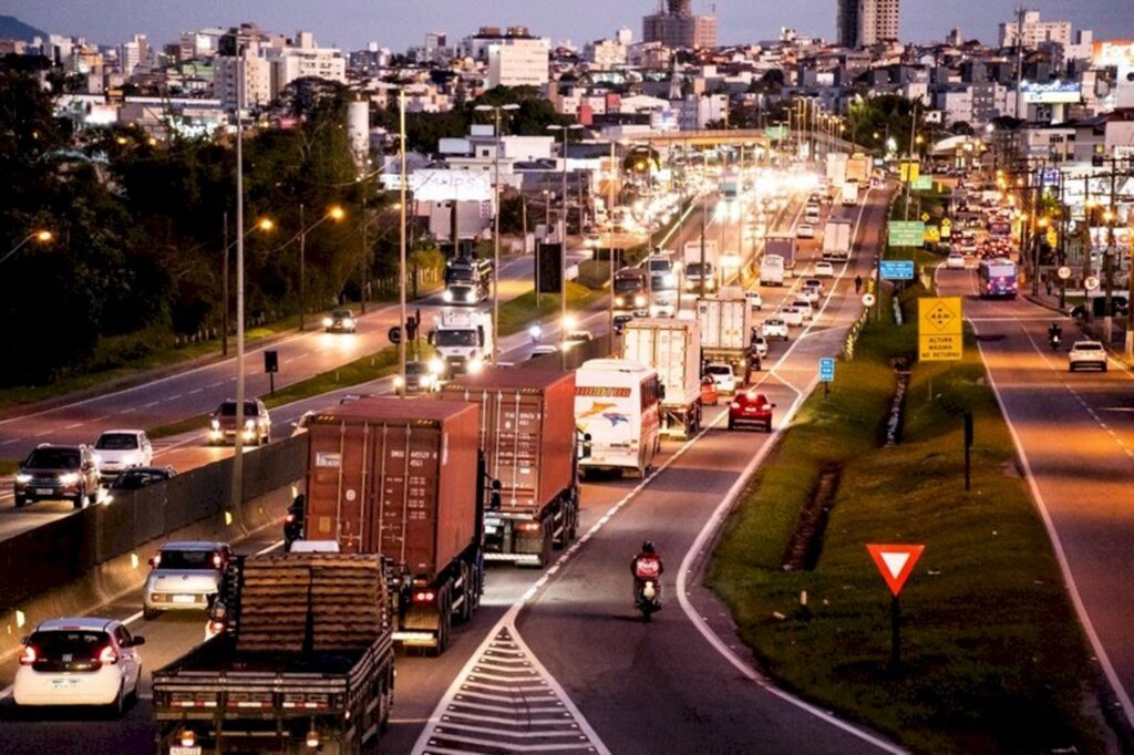 Abaixo-assinado cobra mais atenção para as rodovias federais catarinenses