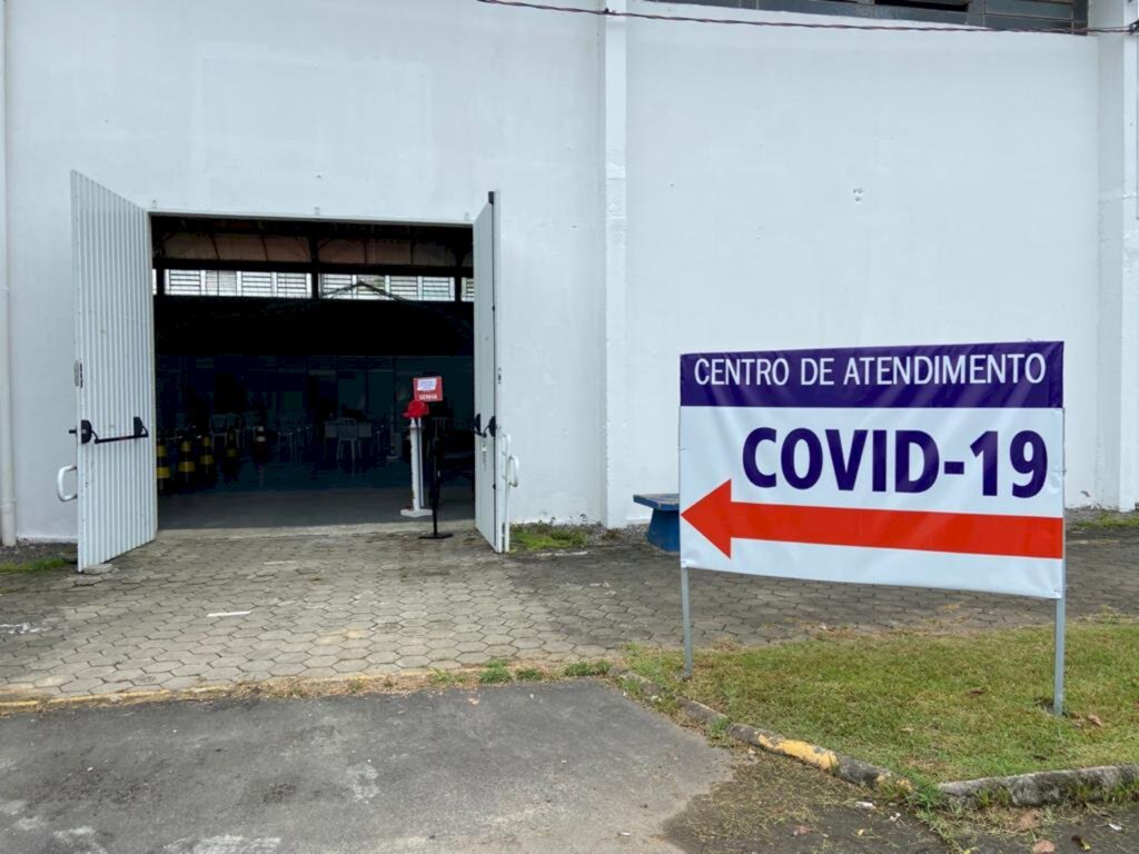 Secretaria de Saúde divulga número de atendimentos relacionados à Covid na última semana de abril