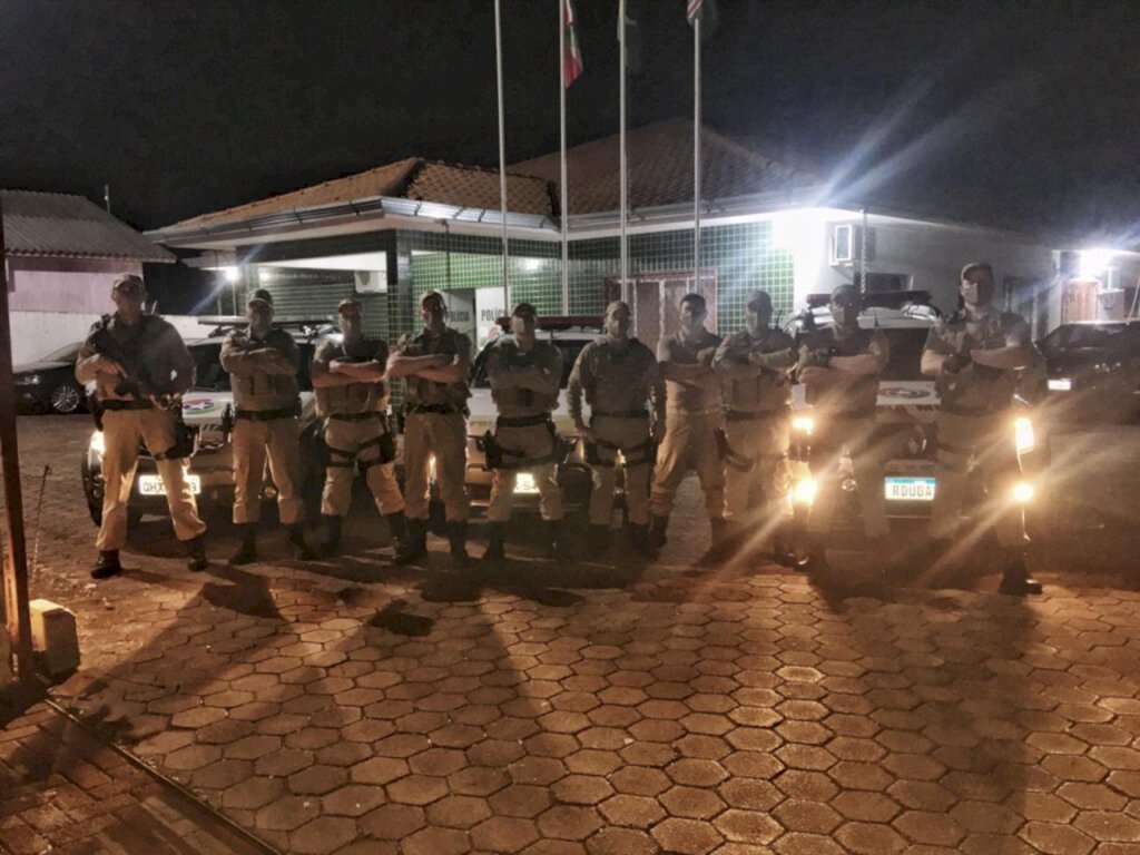 Policia Militar de Pinhalzinho realiza operação de trânsito