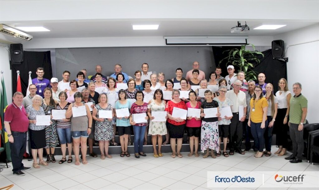 Formada 1ª turma do curso de extensão para a Terceira Idade