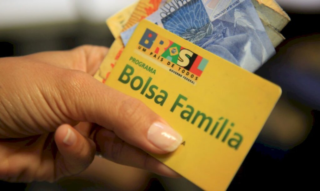 Auxílio Emergencial: 1,9 milhão de beneficiários do Bolsa Família recebem a 5ª parcela nesta segunda; veja o calendário