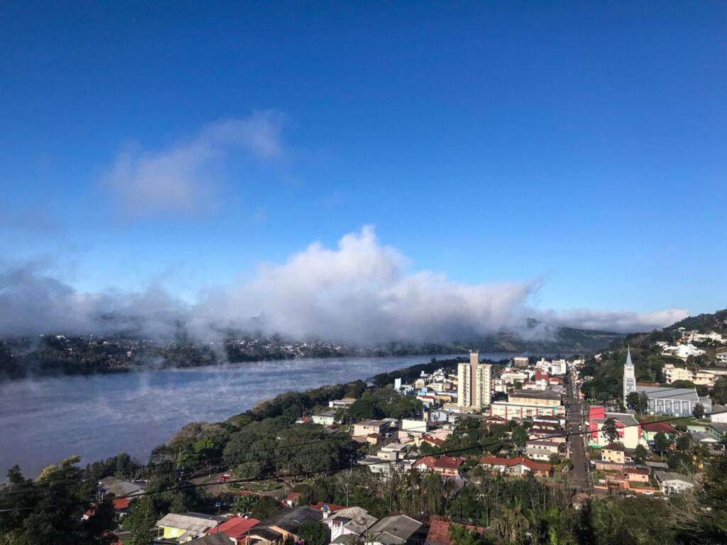  - Em Itapiranga, sol e céu azul, mesmo com muito frio