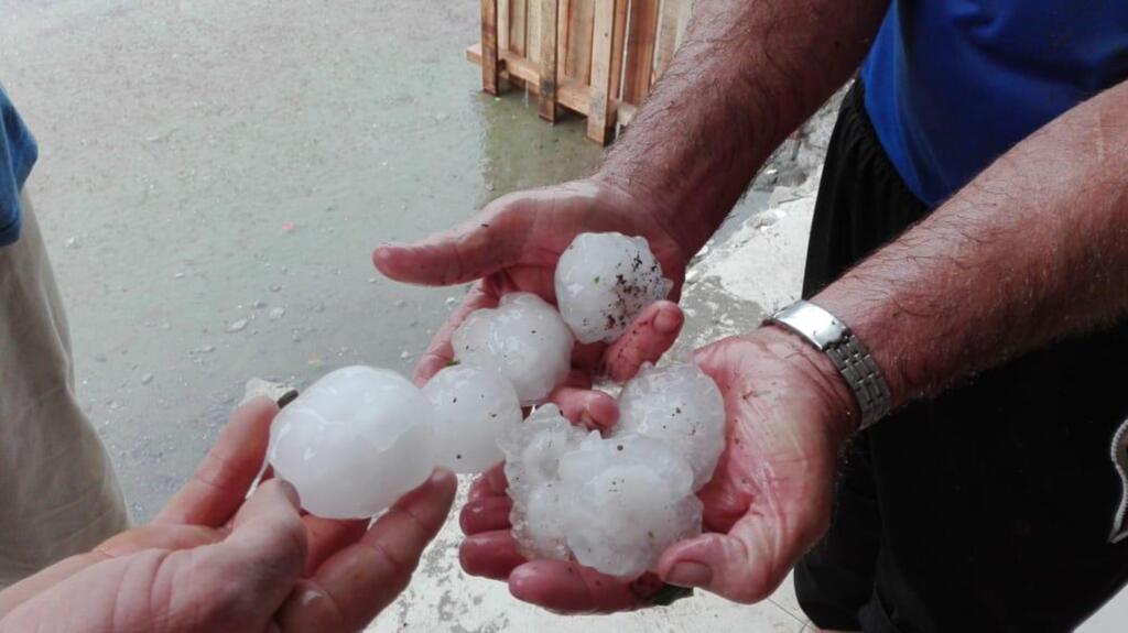 Granizo atinge São João do Oeste e causa transtornos