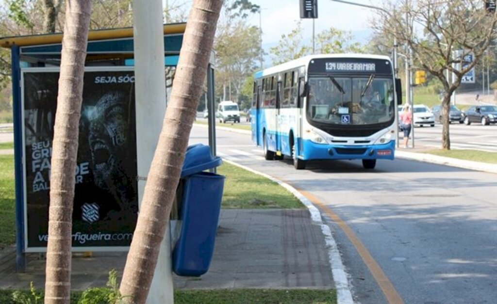 Setor empresarial pressiona pela volta do transporte coletivo