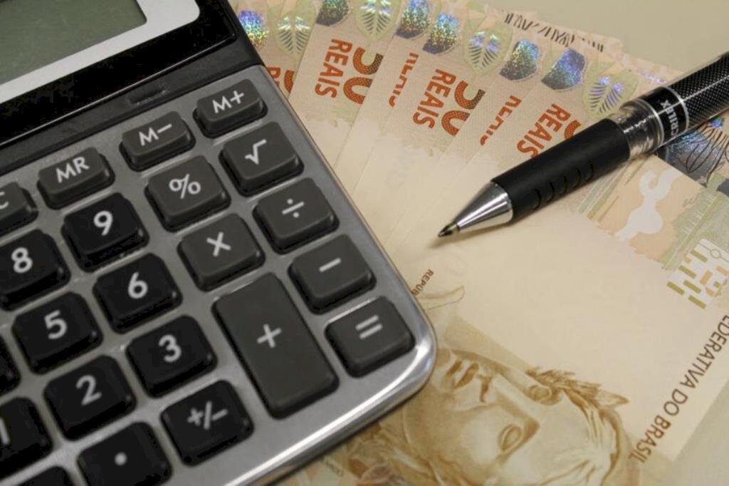 48% dos brasileiros ficaram com o nome sujo nos últimos 12 meses