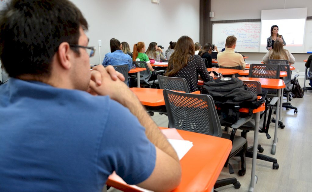 UCEFF lança 40 cursos semipresenciais e dois novos polos