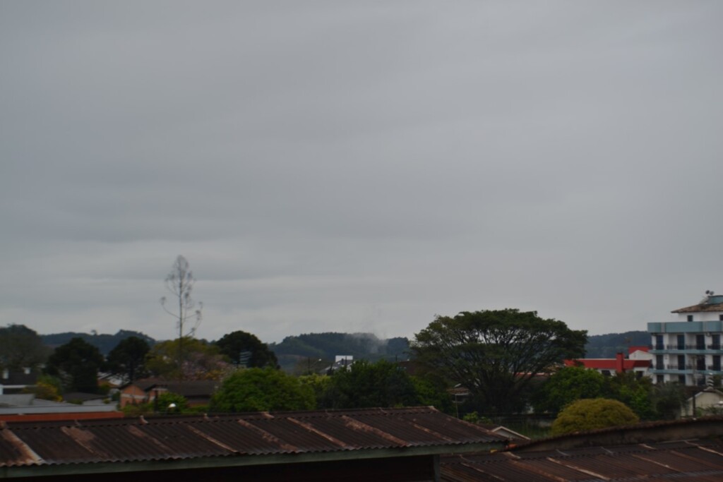 Terça-feira tem muitas nuvens e instabilidade em Santa Catarina