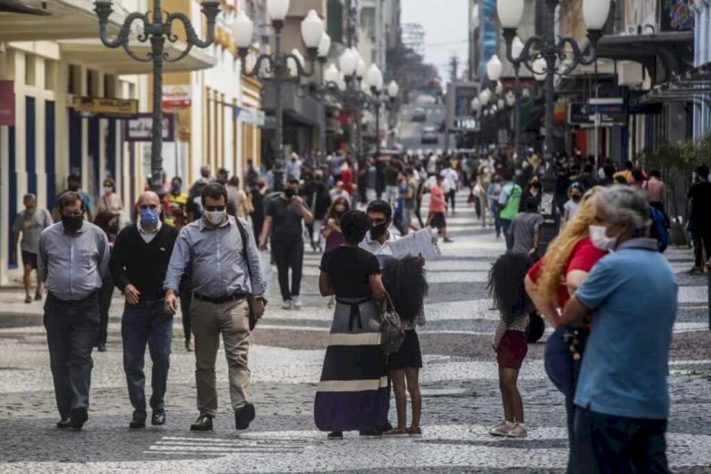 Novo decreto reforça medidas sanitárias para conter avanço da doença