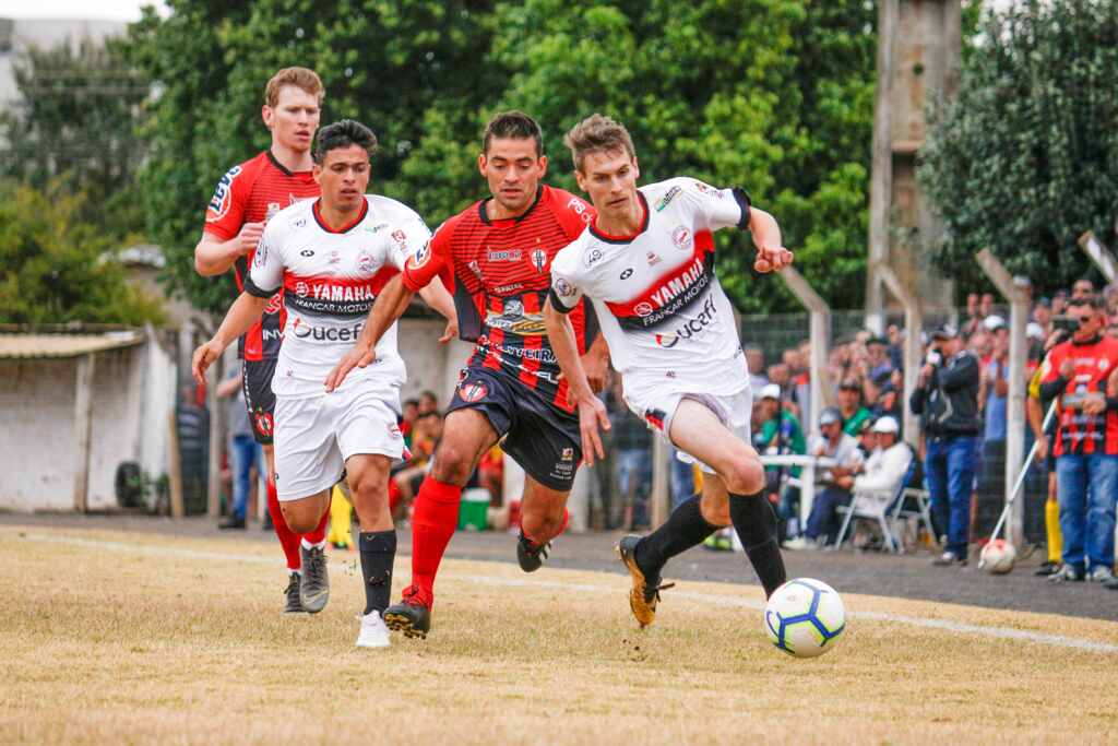 Cometa espera estádio lotado para buscar tetracampeonato