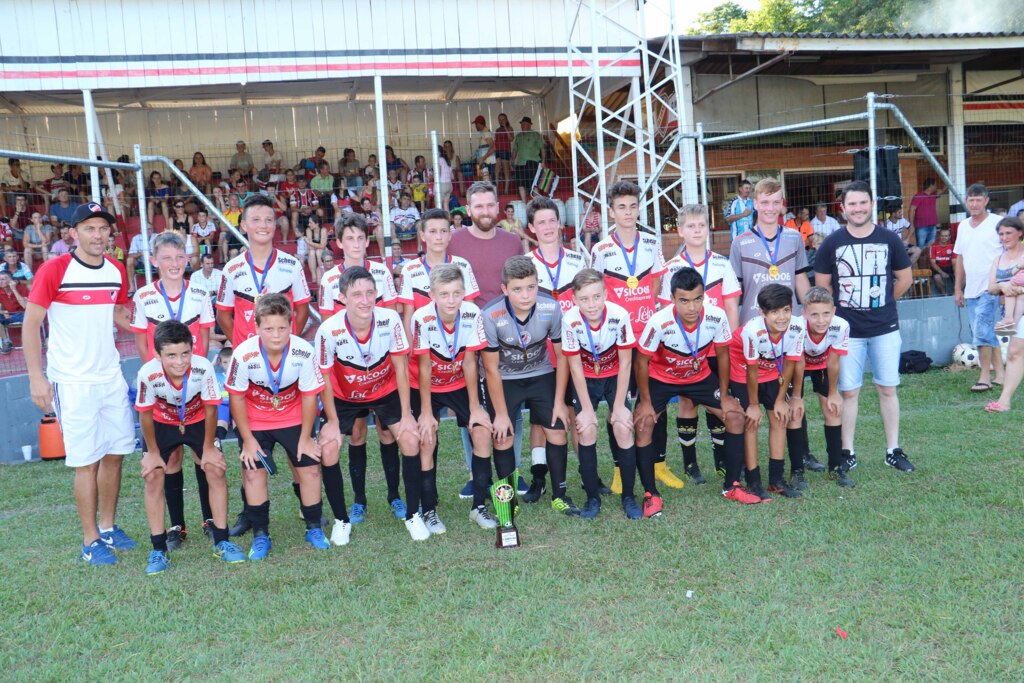 Itapiranga e São João do Oeste dominam Copa Fabiano Leismann de Futebol de Base