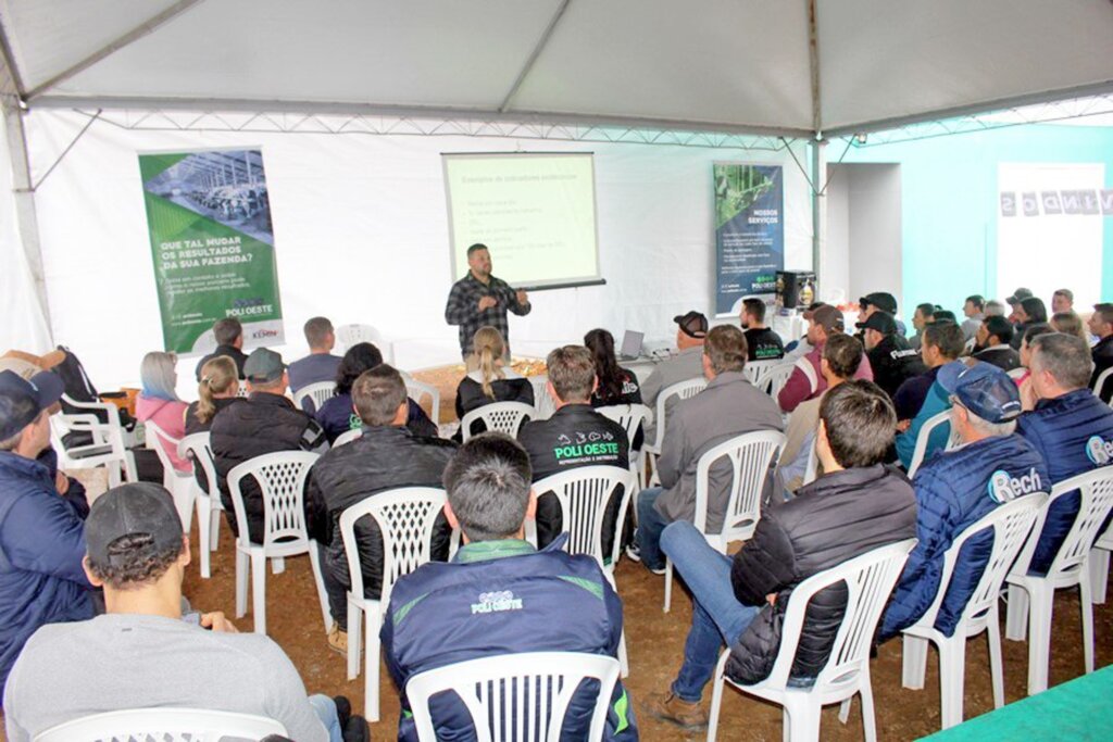 Poli Oeste promove 1º Dia de Campo em La. Pitangueira