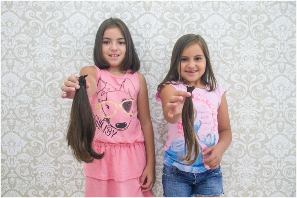 Bruno Bottaro - As irmãs Alana e Nicole doaram 50cm no total