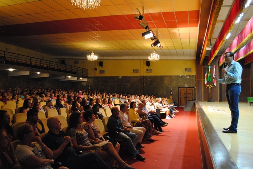 PMI - Professores do Ensino Fundamental passam por período de formação continuada