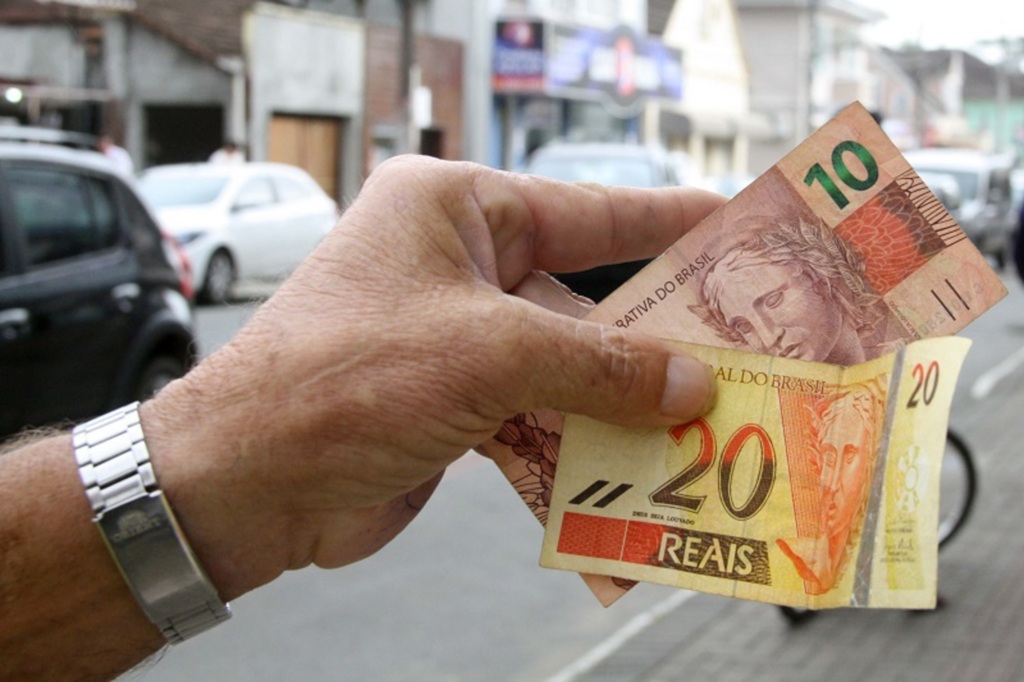 André Giovanella - Além da preocupação com a correta aplicação dos recursos públicos e a transparência, o Observatório deve desenvolver programas de educação fiscal