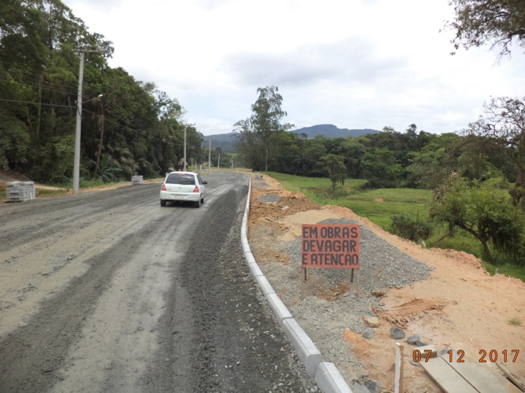 Setor de Fiscalização da Secretaria de Planejamento - Rua está em obras desde abril de 2016