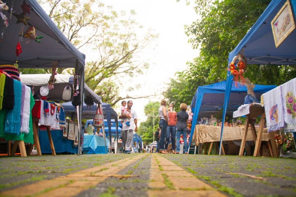 André Giovanella - Feira de Rua deste mês será realizada na rua Tiradentes, na via lateral à Prefeitur