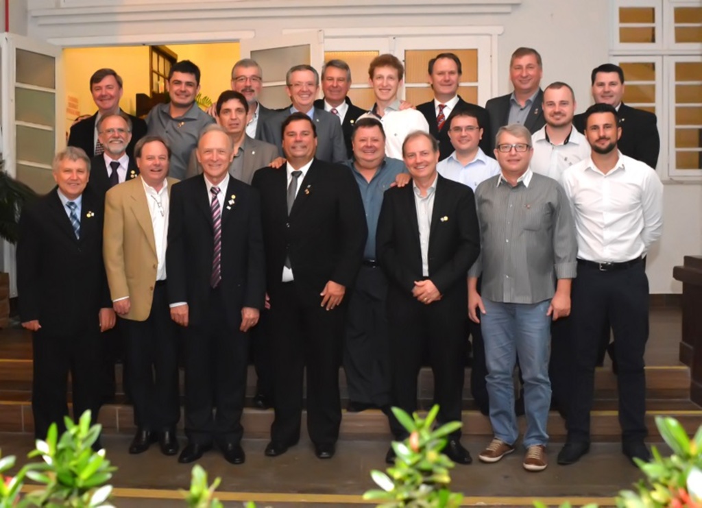 Beto Fotografias - Integrantes do Rotary durante as festividades em comemoração aos 25 anos de fundação