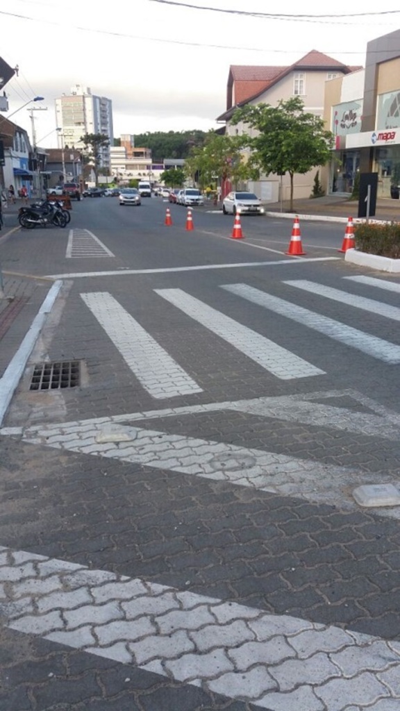 PMI/Arquivo - Pedestre que atravessar fora da faixa será multado em R$ 44,19