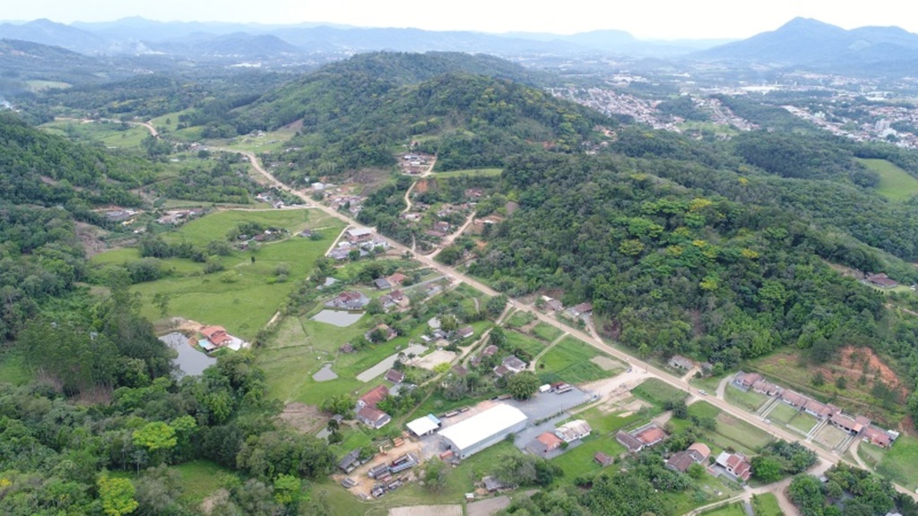 Evandro Loes - Rua Pomerode liga a área urbana da cidade até a BR 470, em Indaial, passando pelo bairro Mulde