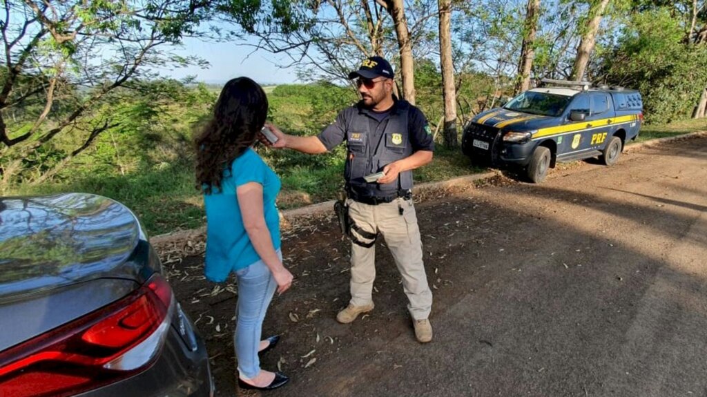 PRF flagra 299 motoristas embriagados neste final de semana