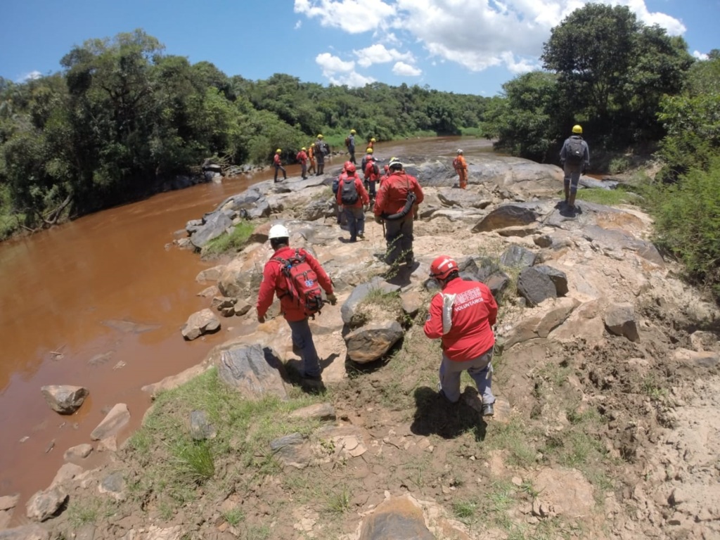 BVI - Bombeiros Voluntários de SC iniciam trabalhos na 