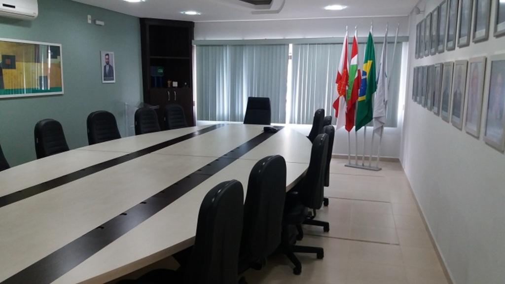 CDL - Espaço físico da CDL conta com ampla sala de reuniões