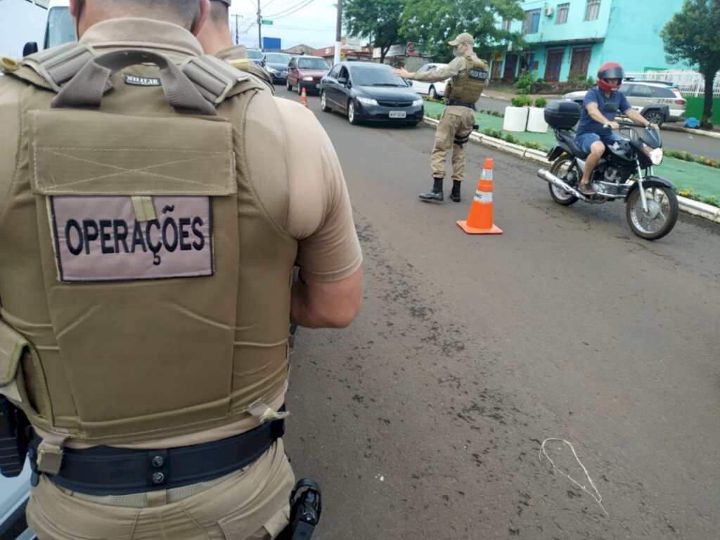 A Polícia Militar desencadeou a operação Hórus no município de Pinhalzinho, visando evitar aglomerações, crimes e infrações