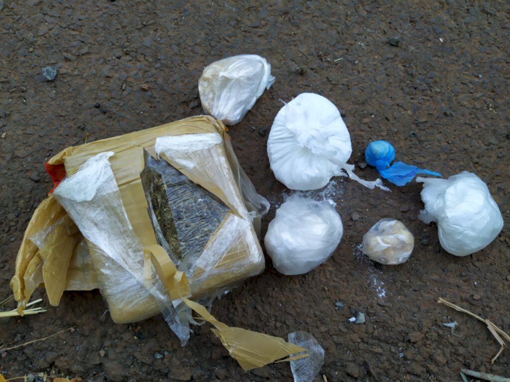PRF apreende maconha, cocaína e crack durante atendimento de acidente na BR 282 em Chapecó