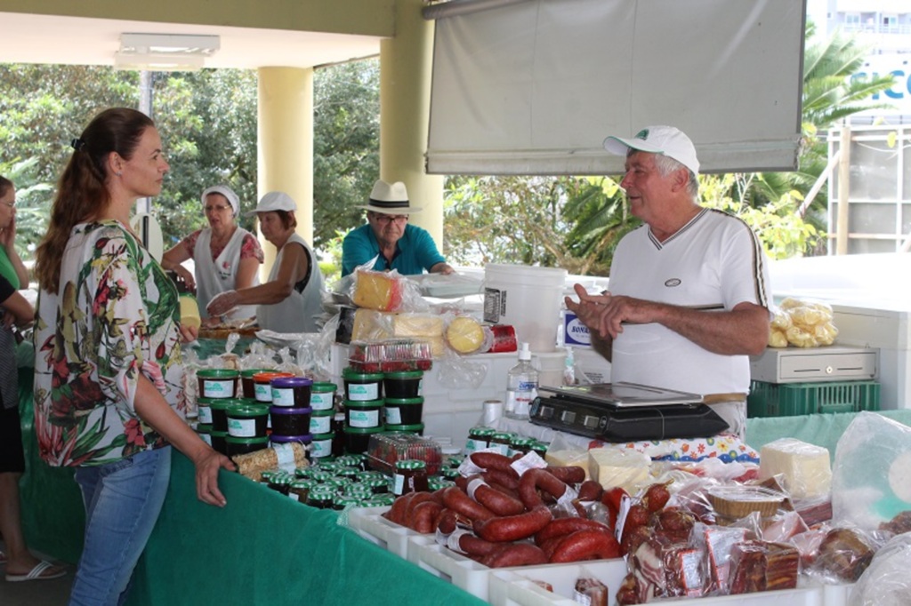 Janaina Possamai - No local são comercializados diversos produtos desde frutas, verduras, defumados até artesanato